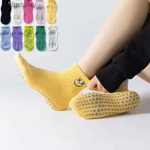 Erkek Çoraplar Kadınlar Basit Nefes Alabilir Yoga Çoraplar Pilates Çorap Kapalı Dans Çorapları AQTRAINCE Fitness Çorapları Yeni Katı Belgeler YQ240423
