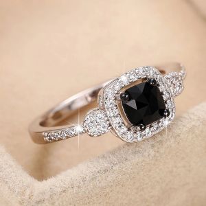 バンドHuitan Creative Black CZ Stone Wedding Rings for Women