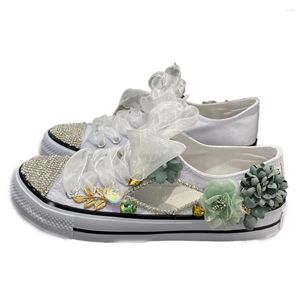 Casual skor mjuk sneaker sommar ihålig cool andas hand sydd grön blomma quatliy strass ljus rund tå plus size girl platt