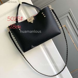 Закрепление крупная женщина женщина Valentyno Tote Bags Vlogoo Mother Designer New Cays Buckle 2024 Rock Women Stud Mustry Tote Wordatile Ploudse Crossbody 0x8p