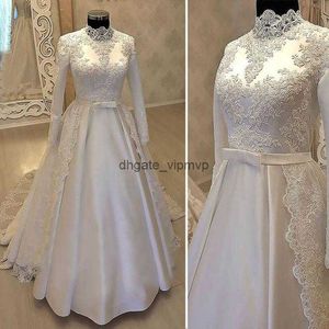 Long Sleeves Muslim A Line Wedding Dresses High Neck Arabic Satin with Overskirt Ribbon Lace Appliued Bride Wedding Gown