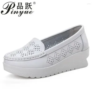 Casual Shoes 4cm Fashion Ausschnitt Frauen Sommer geteilte Ledermoccasins für flache weiße Creepers -Plattform Sneakers 34 40