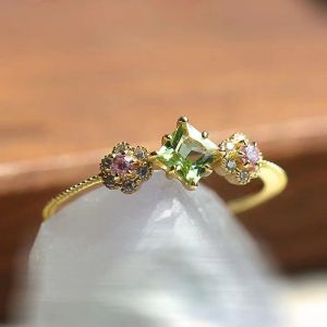 Band Huitan Brilliant Pink Flower Rings with Princess Green Cubic Zirconia Romantiska nya tillbehör för kvinnor Bröllopsmodesmycken