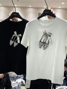 Kvinnors T-skjortor Koreanska modebrev Big Pearl Bow Mönster Tee 2024 Summer Versatile O-Neck kort ärm T-shirt Femme Casual Sweet Tops