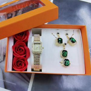 Wristwatches Luxury Watches Rhinestone Women Fashion Elegant Wristwatch Female Quartz Watch For 4Pcs Jewelry Set Relogio Feminino Gift Box