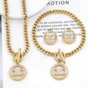 Neuankömmling 18k Gold plattiert Edelstahl Designer Schmuck berühmte Marken Luxusschmuck Sets für Frauen
