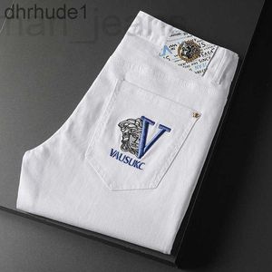 Marca de moda de luxo de jeans de jeans masculina shorts de jeans de verão brancos white wash bordado versão coreana calças cortadas pdyy 6wue