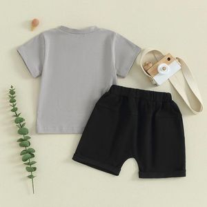 衣料品セットベイビーボーイズショートセット夏の服のスリーブTシャツと弾力性のあるスーツ幼児服