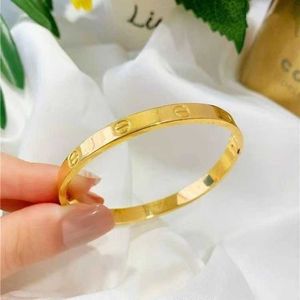 Designer Trend Carter Same Style Nail Bracelet Vietnam Copper Plated Sand Gold High end Fashion New Womens Buckle Not Easy to Fade UXB4