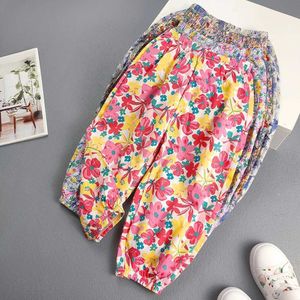 Pantaloni estivi dolci ragazze fiori pantaloni per bambini stampa casual piedi retrattili babyse ragazzi freschi traspirante spiaggia h240423