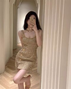 Kvinnors tweed italienska tunna axelrem Slim Gold Lulux Sexig Desinger Dress Midja Tight Pencil SML