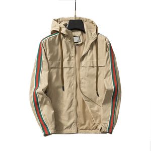 2024 Новые дизайнеры мужские куртки тонкие отражающие мужчины водонепроницаемые ветряные пальто пальто на молнии на молнии