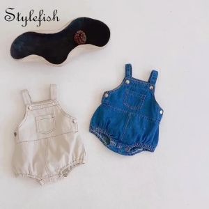 One-Pieces Fashion clothing for baby boys' and girls' 2022Denim straps puff coat 02 years old cotton jumpsuit climbing suit