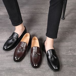 2024 High quality oversized men's shoes, British and Korean versions, men's casual leather shoes, bean shoes