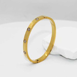 Designer charme de moda e moda Carter Titanium Steel Bracelet não desbotamento Full Sky Star 18k Gold Rust Couple C8NB