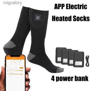 Herrstrumpor Mens och Womens Electric Socks 5000mAh Mobiltelefonkontroll Värme Utomhus Sport Vandring Cykling Skidåkning Vinter YQ240423