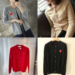 Women's Men Designer Sweaters Cdgs Play Sweater Knit Commes Casual Men Sweatshirt Des Badge Garcons Hoodie Red Heart Long Slevee Cardigan Embroid V6FB#