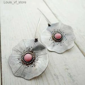 Dangle Chandelier Ethnic Lotus Leaf Flower Drop Earrings for Women Vintage Silver Color Inlaid Pink Beads Stone Jewelry Gifts H240423
