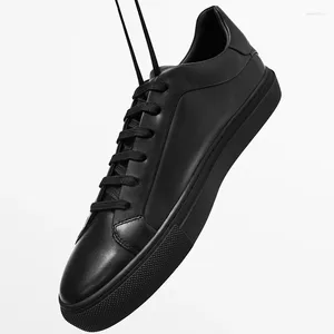 Casual Shoes 2024 Högkvalitativt läder Oxford för kvinnor snörning lägenheter vulkaniserade kvinnliga mäns sport sneakers