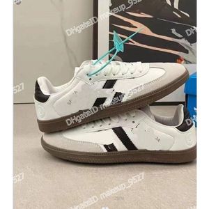 Women Casual Sports Schuhe Sambaba Männer Sneakers Plattform Laufschuhe Veganer Kaugummi glühend dunkelgrüne Luxurys Zapatos Trainer