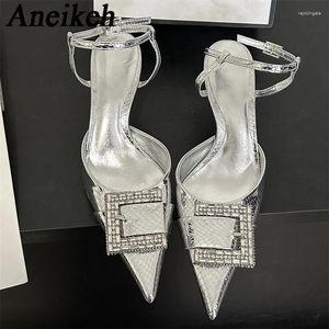 Klänningskor Aneikeh Fashion Rhinestone Buckle Summer Sandals pekade Toe Thin Heels Party Prom Silver Mule Pumps For Women