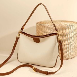 حقيبة سعة عالية للسيدات مع الملمس الملمس Crossbody حقيبة يد الدعم الخاص الإبطين underarm مسافر متعدد الاستخدامات