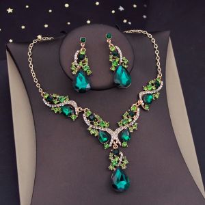 Halsketten wunderschöne Kristallschmucksets für Frauen Luxus Halskette Ohrringe Set Hochzeitskleid Braut Kostüm Halskette Accessoires