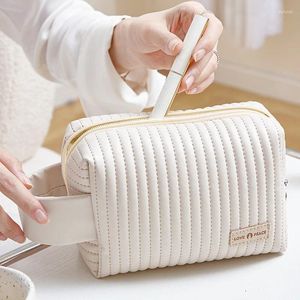 Storage Bags Fashion Cake Cosmetic Bag Ins Style Skin Care Supplies Hand-Held Portable Travel Wash Wholesale