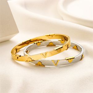 Designer Gold Armband för kvinnor Luxury Brand Gifts Cuff Armband 18K Gold Romantic Girl Spring Jewelry Rostfritt Steel Armband Luxury SMycken Partihandel