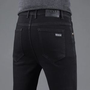Męskie czarne dżinsy Szczupłe rozciąganie koreańska moda chuda elastyczna swobodna męska dżinsowe spodnie 240418