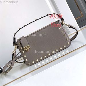 Koltuklu Vlogoo Tasarımcı Çanta Square Rock Valentyno Çantalar Katman Saplama Kadın Çanta Küçük Modaya Modeli Cowhide Crossbody Perçinler Taşınabilir Tek Omuz WRHB