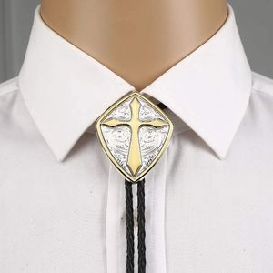 Gold Romen Shield Cross Pattrn Bolo Krawatte für Mann Indian Cowboy Western Cowgirl Lederseil Zinklegierung Krawatte 240423