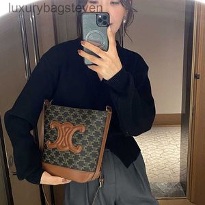 High -End -Senioren -Zellin -Designer -Taschen für Frauen Pendlertasche Frauen Neue Sinn Herbst/Winter Eimer Bag Mode kleine Crossbody -Taschen Handtaschen mit originalem Logo