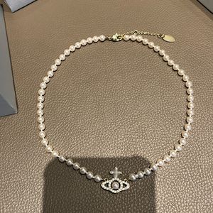 Projektant Pearl Naszyjnik Saturn wisiorka naszyjniki Lady pełne diamentów 5 mm z koralikami łańcuch perłowy