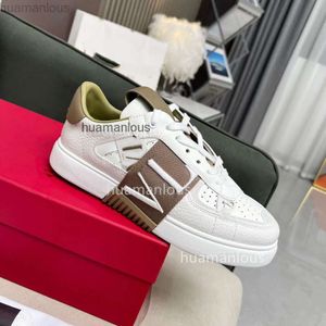 Sneakers in pelle estiva femminile per leisure alte nuove scarpe finestre coppia maschi prima primavera addestratore di designer