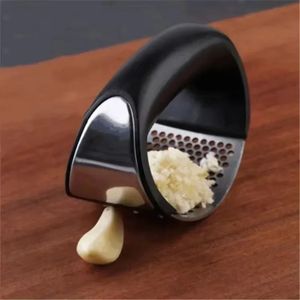 new Fruit and Vegetable Tools Garlic Crusher Garlic Mincing Tool Manual Chopper Kitchen Accessories Gadgets Stainless Steel