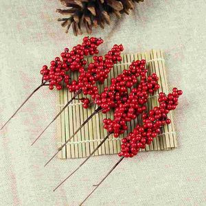 Dekorative Blumen 8 PCs Weihnachten rote Frucht Künstliche Party Dekor Plastik Bouquet Füllstoff Beere Weihnachtsfeste falsche Blume