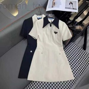 Basic Casual Kleider Designer minimalistischer spitzer Hals kontrastierender Farb vielseitiger Socialite-Stil High-End-Gefühl einzelner Baceed Short Sleeved Kleid 8Hzn