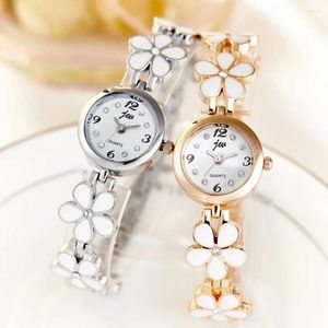 Armbanduhren sehen Frauenarmband Fashion Uhren Marke koreanischer Stil Fünf-Blatt-Stahlblattband Lady's Quarz Armbanduhr Reloj Para Mujer