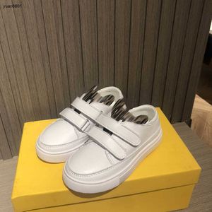 Crianças populares tênis tênis urso Design de rosto sapatos de bebê tamanho 26-35 Proteção de caixa de fivela de fivela de sapatos de garotas designers sapatos de meninos 24April