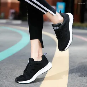 Lässige Schuhe Low Top Schnürmänner Sneakers 2024 Sportmänner Sport für Mann Trainer Winter Shuse Shose Mocasins 0201