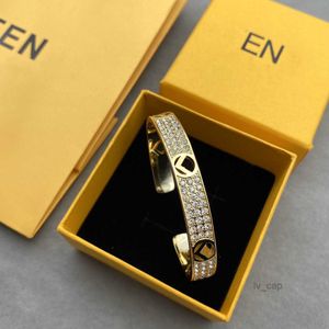 Designer per donne Brand Brand Bracelets Openings with Diamonds Fashion Jewelry Nuovo stile personalizzato