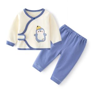 Uppsättningar nyfödda barnunderkläder sätter bomull 0 3 6 månader baby pojke tjejkläder set tecknad tryck spädbarn pajamas set roupa de bebe kläder