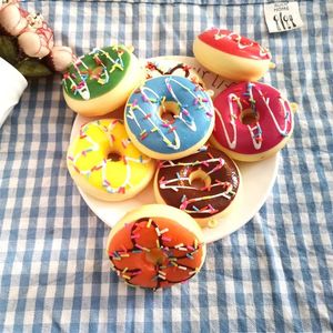 Dekorativa blommor Simulering Donut Model Color Cake Bread Fake Food Set Wedding Dessert Liten Pendant Pography Props Party Decoration