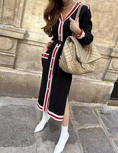 Lässige Kleider Südkorea Chic Französische Strickkleid Eins Breasted Long Color Contrast Mode dünne Strickjacken Frau