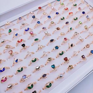 Кластерные кольца в 100 шт для женщин Симпатичный сексуальный роскошный гламурный ювелирные изделия Boho Fashion Party Style Предложение для мужчин Love Gift Mix