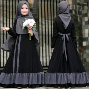 Этническая одежда 2pcs мусульманские детские девочки хиджаб макси -платья устанавливают платья химара Исламская молитва Абая Бурка длинная рубашка Ид Рамадан Никаб платье