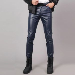 Byxor 6 Solid Color Men Leather Pants 2020 Högkvalitativ stretch Slim Waterproof Zipper Skinny Nightclub Faux Leather Pants Men