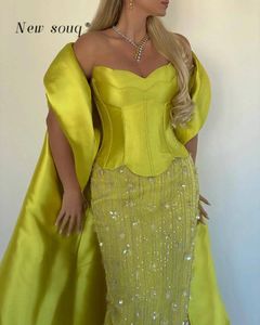 パーティードレスケープクリスタルストーンズ付きアラビアの明るい黄色の長い夜ドバイエレガントなメレメイド女性ウェディングドレス