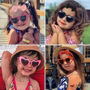 Saç Aksesuarları 2 PC/Set Yeni Çocuklar Sevimli Renkler Yumuşak Bowknot Geniş Saç Bantları Moda Özel Kalp Güneş Gözlüğü UV400 Set Çocuk Saç Aksesuarları